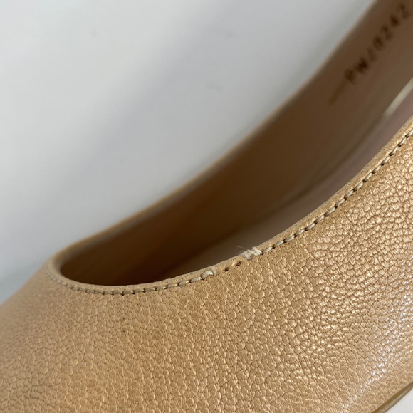 Stuart Weitzman tan low wedges in size 9.5. - Picture 6 of 7